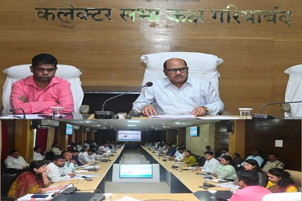 कलेक्टर ने जन शिकायतों के समयबद्ध निराकरण और नियमित बायोमेट्रिक उपस्थिति के निर्देश