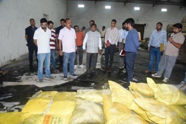 किसानों को समय पर पर्याप्त मात्रा में मिले खाद व गुणवत्तायुक्त बीज, वितरण व्यवस्था में लापरवाही ना हो : कृषि मंत्री नेताम