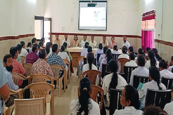 मातृ एवं शिशु स्वास्थ्य सेवाओं की गुणवत्ता पर विशेष जोर