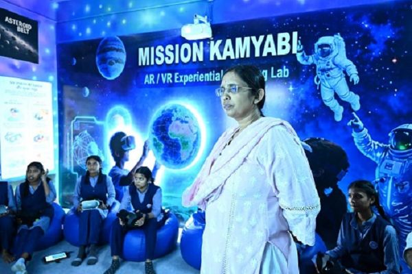अच्छा और बड़ा सोचो, लक्ष्य हासिल करने के लिए जुनून जरूरी : कलेक्टर
