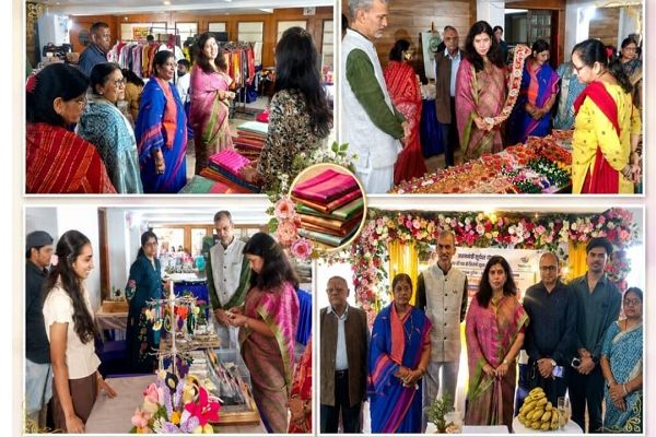 &lsquo;वोकल फॉर लोकल&rsquo; से मिल रही नई पहचान, सरोज पाण्डेय ने बुनकरों का बढ़ाया उत्साह