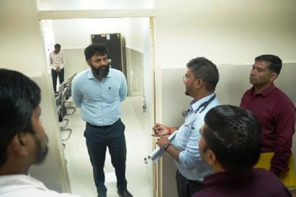 कलेक्टर व्यास ने 50 बेड के क्रिटिकल केयर हेल्थ ब्लॉक का किया निरीक्षण