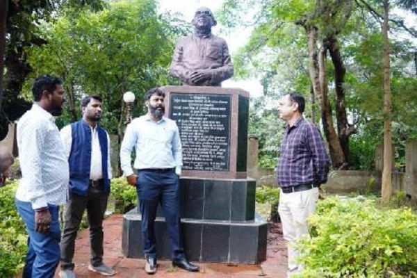 कलेक्टर व्यास ने नगर पालिका क्षेत्र में चल रहे निर्माण व सौंदर्यीकरण कार्यों का किया निरीक्षण