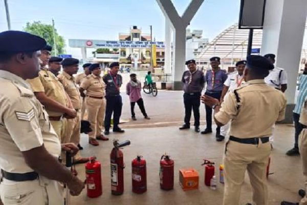 अग्निशमन व आपातकालीन सेवा की तत्परता से हुई जान-माल की सुरक्षा