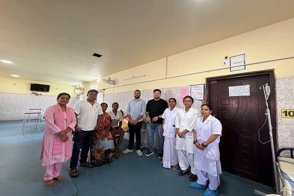 जिला चिकित्सालय जशपुर में 55 वर्षीय मरीज की जटिल आपातकालीन शल्यक्रिया सफल