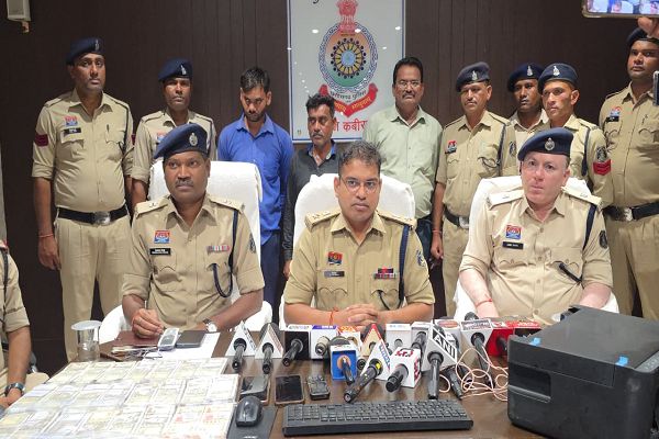  **कबीरधाम पुलिस की नकली नोटों के विरुद्ध बड़ी कार्रवाई**