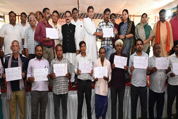 स्वामित्व योजना से बदलेगी गांवों की तस्वीर: मंत्री श्री टंक राम वर्मा ने