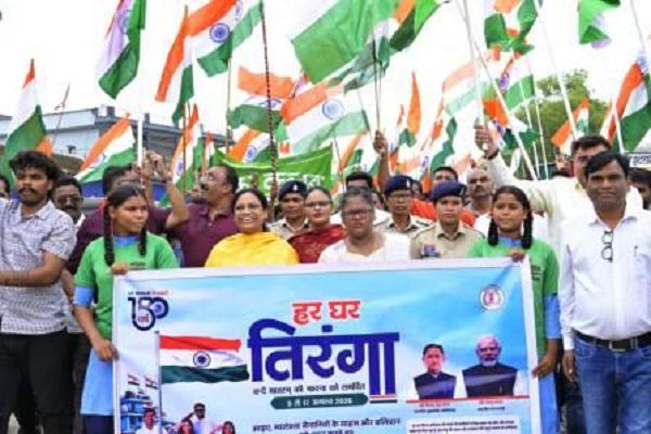 कोंडागांव में देशभक्ति की भावना से ओतप्रोत निकली भव्य तिरंगा यात्रा