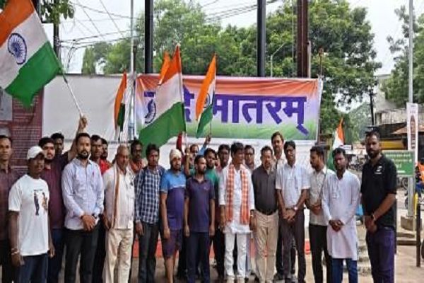 विधायक योगेश्वर राजू सिन्हा सहित जनप्रतिनिधियों व नागरिकों ने किया अवलोकन