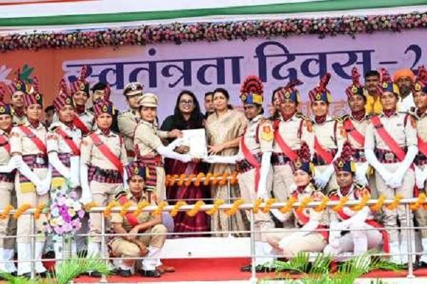स्वतंत्रता दिवस पर राज्यसभा सांसद लक्ष्मी वर्मा ने किया ध्वजारोहण