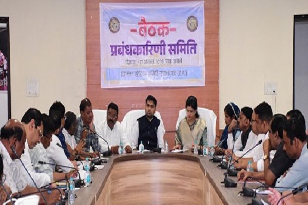 दिग्विजय स्टेडियम को सर्वसुविधायुक्त खेल परिसर के रूप में विकसित करने की जरूरत : कलेक्टर