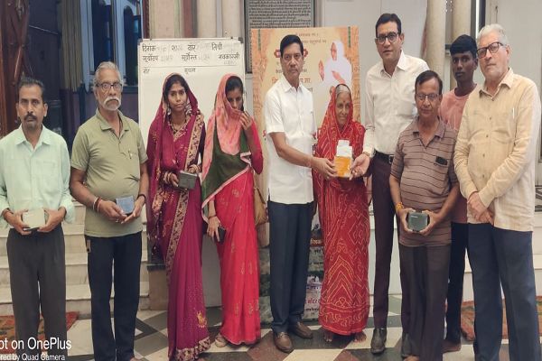 आध्यात्मिक चातुर्मास के साथ जोर शोर से चल रहा सेवा-मानव कल्याण का चातुर्मास
