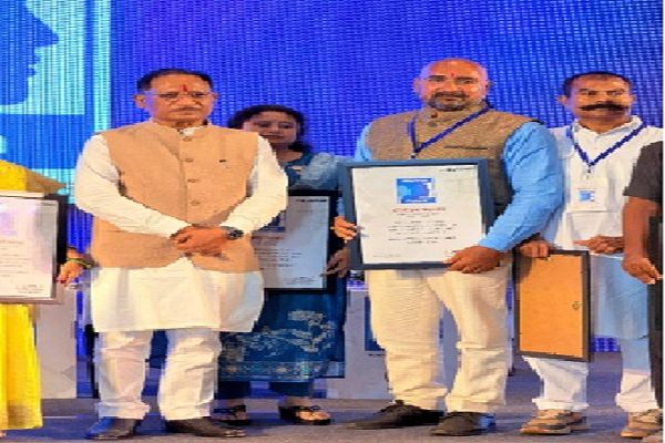 एमबीए कर मोहन चंद्राकर ने खेती को बनाया मॉडल, प्राकृतिक व जैविक खेती को दे रहें हैं बढ़ावा