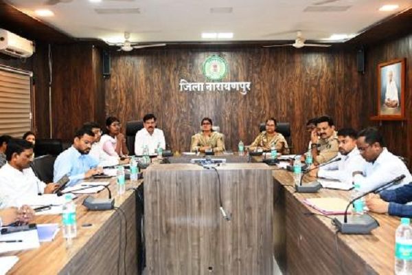 सीएम हेल्पलाइन के प्राप्त पत्रों का समय सीमा में निराकरण करना सुनिश्चित करें : कलेक्टर नम्रता जैन