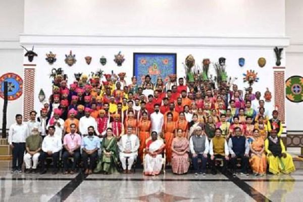 राष्ट्रपति भवन में गूंजी धमतरी की मांदर थाप, सरईटोला के कलाकारों ने राष्ट्रीय मंच पर बिखेरी छत्तीसगढ़ की लोकसंस्कृति की छटा