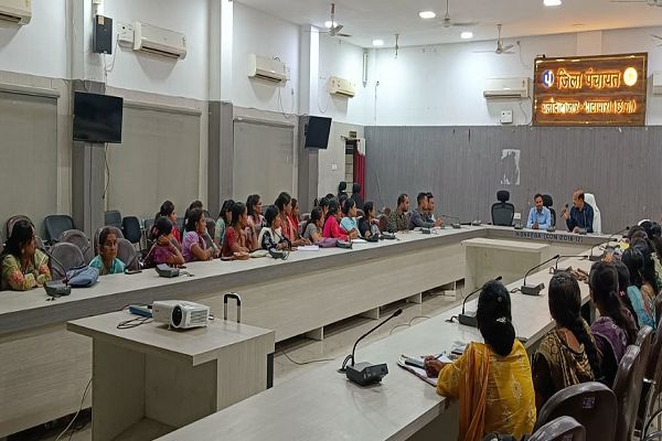  समूह की महिलाओं को मिला सोलर पैनल इंस्टालेशन व वेंडर रजिस्ट्रेशन का प्रशिक्षण