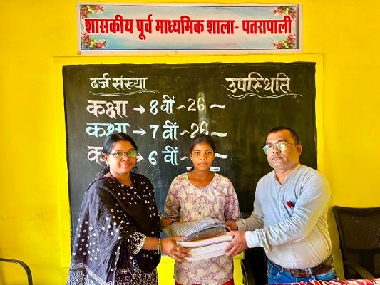 शिक्षक की पहल से शाला त्यागी दुर्गावती फिर लौटी शिक्षा की मुख्यधारा में