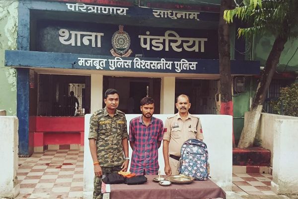 **राम जानकी मंदिर में चोरी का आरोपी शेरा गिरफ्तार*