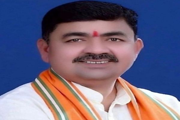 104 करोड़ की कथित अतिरिक्त वसूली का हिसाब दे निगम : भोजराज सिन्हा