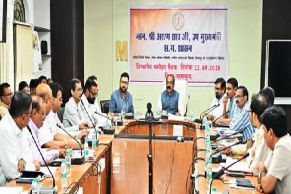 लक्ष्य के अनुरूप स्वीकृत सड़कों का निर्माण समय-सीमा में कार्य पूर्ण करें : उप मुख्यमंत्री साव