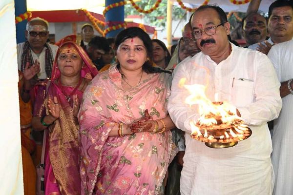 उप मुख्यमंत्री अरुण साव ने बाबाघाट धाम में किया रुद्राभिषेक