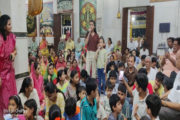 जैन दादाबाड़ी में जेन अल्फा ने दादागुरुदेव इक्तिसा और महाआरती में भाग लिया