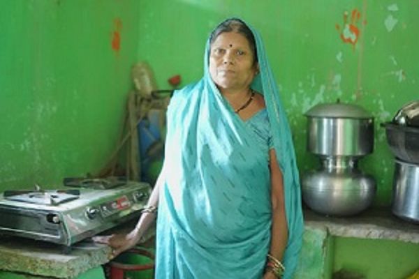 प्रधानमंत्री उज्ज्वला योजना से कौशल्या यादव की रसोई हुई धुआंमुक्त