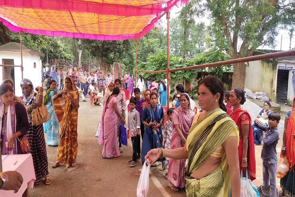  चारदीवारी के भीतर छलका रिश्तों का सैलाब&hellip; 175 बहनों ने भाइयों की कलाई पर सजाई राखी