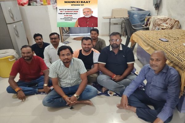  मोदी की मन की बात सुनी मेडिकल टीम लोरमी ने