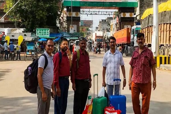 चाय की चुस्की बनी जिंदगी की ढाल! नेपाल की बाढ़ में बाल-बाल बचे रायपुर के 5 दोस्त