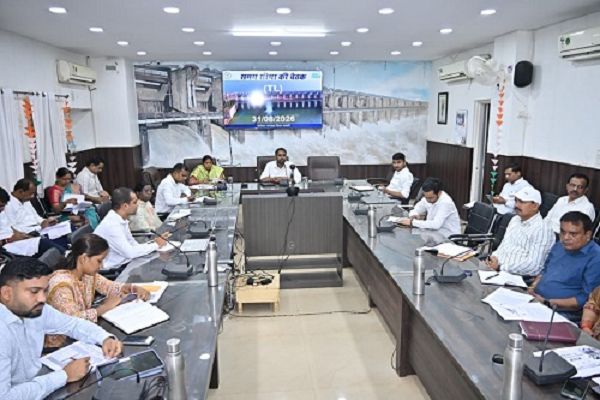 समय-सीमा बैठक में कलेक्टर के सख्त निर्देश-अधिकारी अपने विभागीय कार्यों का करें नियमित निरीक्षण