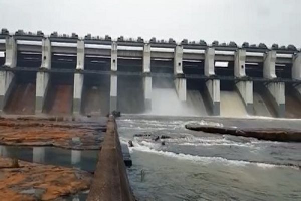 बांधों में बढ़ता जलस्तर, गंगरेल से 4 हजार क्यूसेक पानी छोड़ा गया