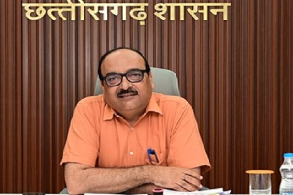 मुख्य सचिव ने विभागों में रिक्त पदों और भर्तियों की स्थिति की ली उच्च स्तरीय बैठक