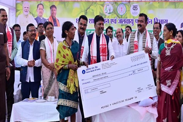 वन महोत्सव में केदार कश्यप का पर्यावरण संकल्प: &lsquo;एक पेड़, एक जीवन&rsquo; का दिया संदेश