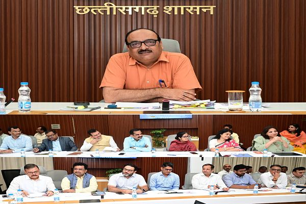  *मुख्य सचिव ने विभागों में रिक्त पदों और भर्तियों की स्थिति की ली उच्च स्तरीय बैठक*