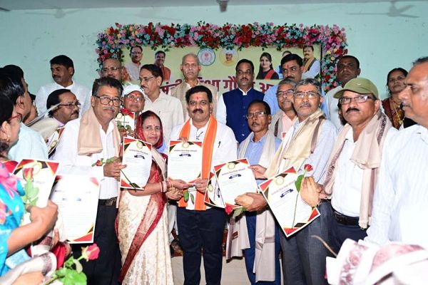 शिक्षकों का समाज में स्थान सदैव आदरणीय एवं अग्रणी : विजय शर्मा
