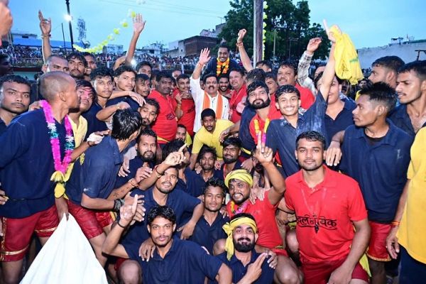 कवर्धा में आयोजित दही हांडी उत्सव में शामिल हुए उप मुख्यमंत्री शर्मा