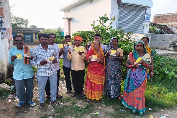 आदेश निरस्त होने के बाद भी नाम प्लेट के नाम पर 50-50 रुपये की अवैध वसूली, ग्रामीणों में भारी आक्रोश