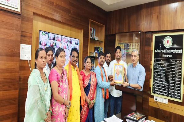  नवनियुक्त कलेक्टर रणबीर शर्मा से भाजपा पदाधिकारियों ने की सौजन्य भेंट, विकास कार्यों पर हुई चर्चा