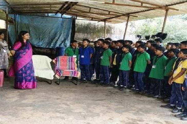 न्यायिक मजिस्ट्रेट प्रथम श्रेणी केशकाल ने किया प्री मैट्रिक बालक छात्रावास बहीगांव का आकस्मिक निरीक्षण