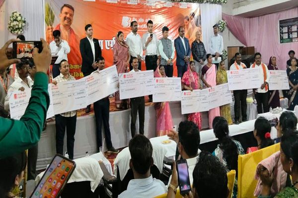  ग्रामीण अर्थव्यवस्था को पंख- भखारा में बैंक ऑफ बड़ौदा के मेगा क्रेडिट कैंप में 32 करोड़ का ऋण स्वीकृत