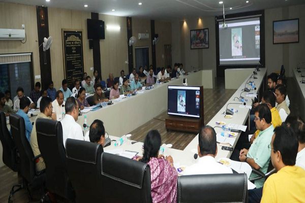  सेवा संकल्प अभियान के सफल क्रियान्वयन को लेकर प्रभारी मंत्री श्री अरुण साव ने ली वर्चुअल बैठक