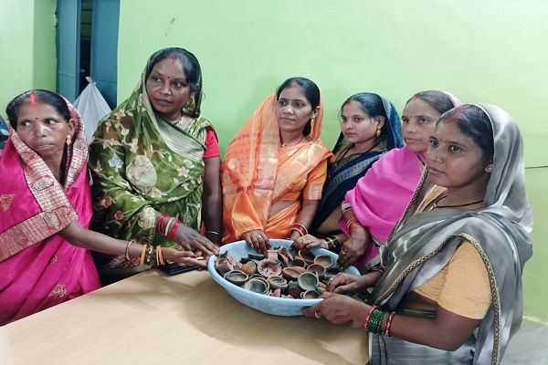 गांव-गांव पहुंच रहा &lsquo;आशीर्वाद का दीया&rsquo;, सेवा संकल्प अभियान से जुड़ रहा जन-जन