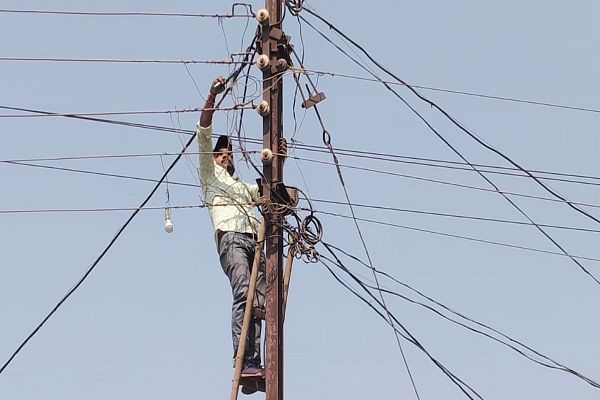 75 हजार का बिजली बिल नहीं भरा तो सरकारी दफ्तर की ही बत्ती गुल!