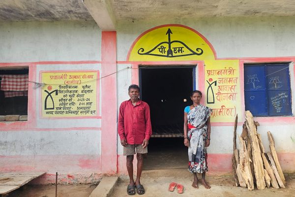 रायपुर : प्रधानमंत्री जनमन आवास से बदली फूलेश की जिंदगी, पहाड़ी कोरवा परिवार को मिला पक्का आशियाना