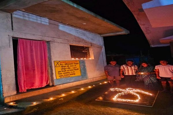 रायपुर : &rsquo;सेवा संकल्प अभियान: नारायणपुर में पीएम आवासों पर जले दीप&rsquo;