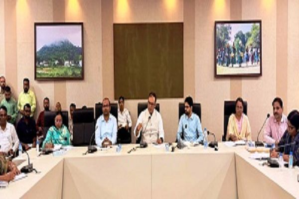 कार्यालय के सभी कार्य ई-ऑफिस के माध्यम से किया जाए: कलेक्टर