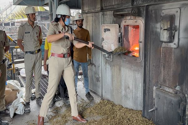  *गरियाबंद जिले के 11 प्रकरणों में कुल 1 क्विंटल 64.919 कि.ग्रा. जप्तशुदा गांजा मादक पदार्थ एवं 01 प्रकरण नशीली टेबलेट को नारकोटिक डिस्पोजल केन्द्र सिलतरा रायपुर में नष्टीकरण किया गया ।*  