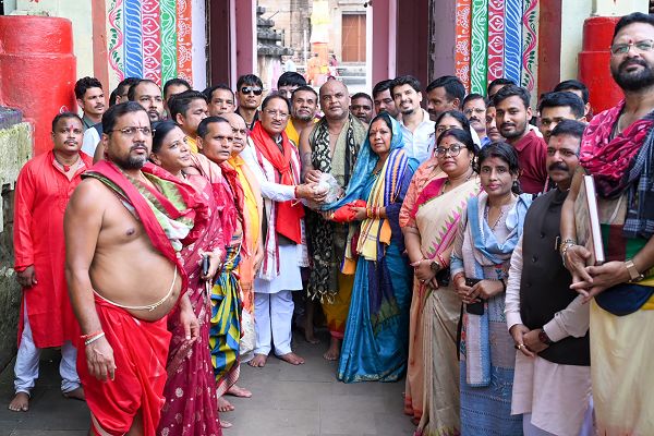  *भगवान लिंगराज के दर्शन कर मुख्यमंत्री श्री विष्णु देव साय ने की प्रदेश की सुख-समृद्धि और खुशहाली की कामना*
