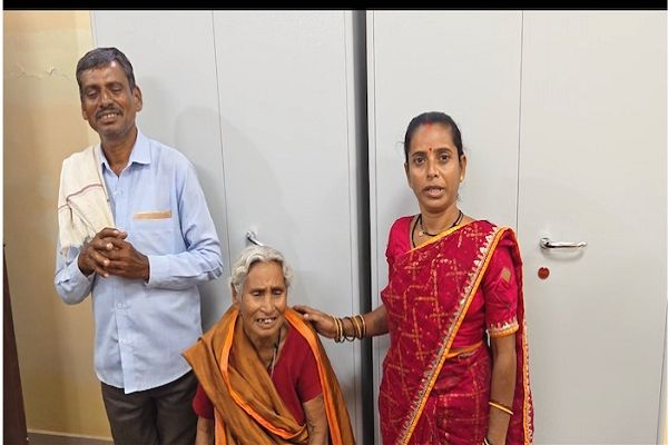 सेवा की कहानी : 81 वर्षीय सोनकुंवर के लिए आसान हुआ बेटे के नाम जमीन का हस्तांतरण